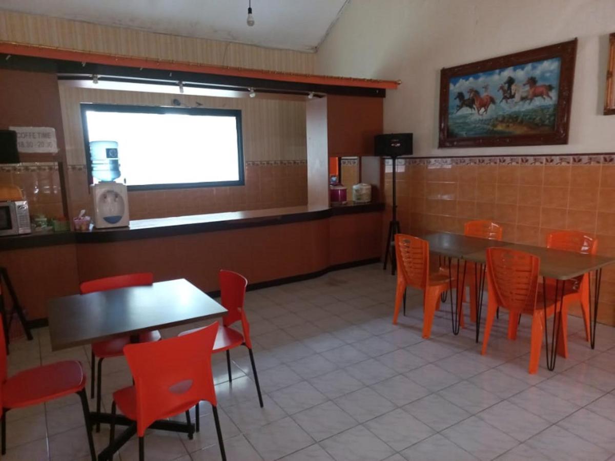 Collection O 91489 Hotel Tanjung Permata Cilacap Esterno foto