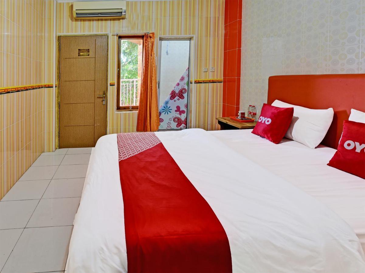 Collection O 91489 Hotel Tanjung Permata Cilacap Esterno foto