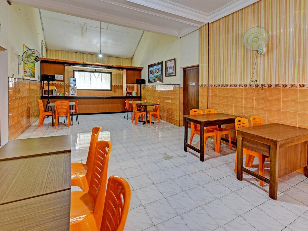 Collection O 91489 Hotel Tanjung Permata Cilacap Esterno foto